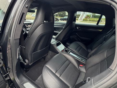 Used 2018 Porsche Panamera 4S image 15