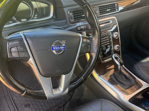 Used 2016 Volvo XC70 T5 Premier image 12