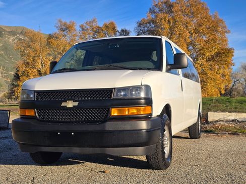 Used 2020 Chevrolet Express 3500 LS image 1