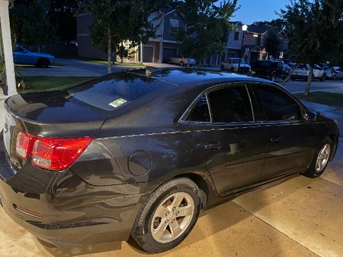 Used 2015 Chevrolet Malibu LS image 2