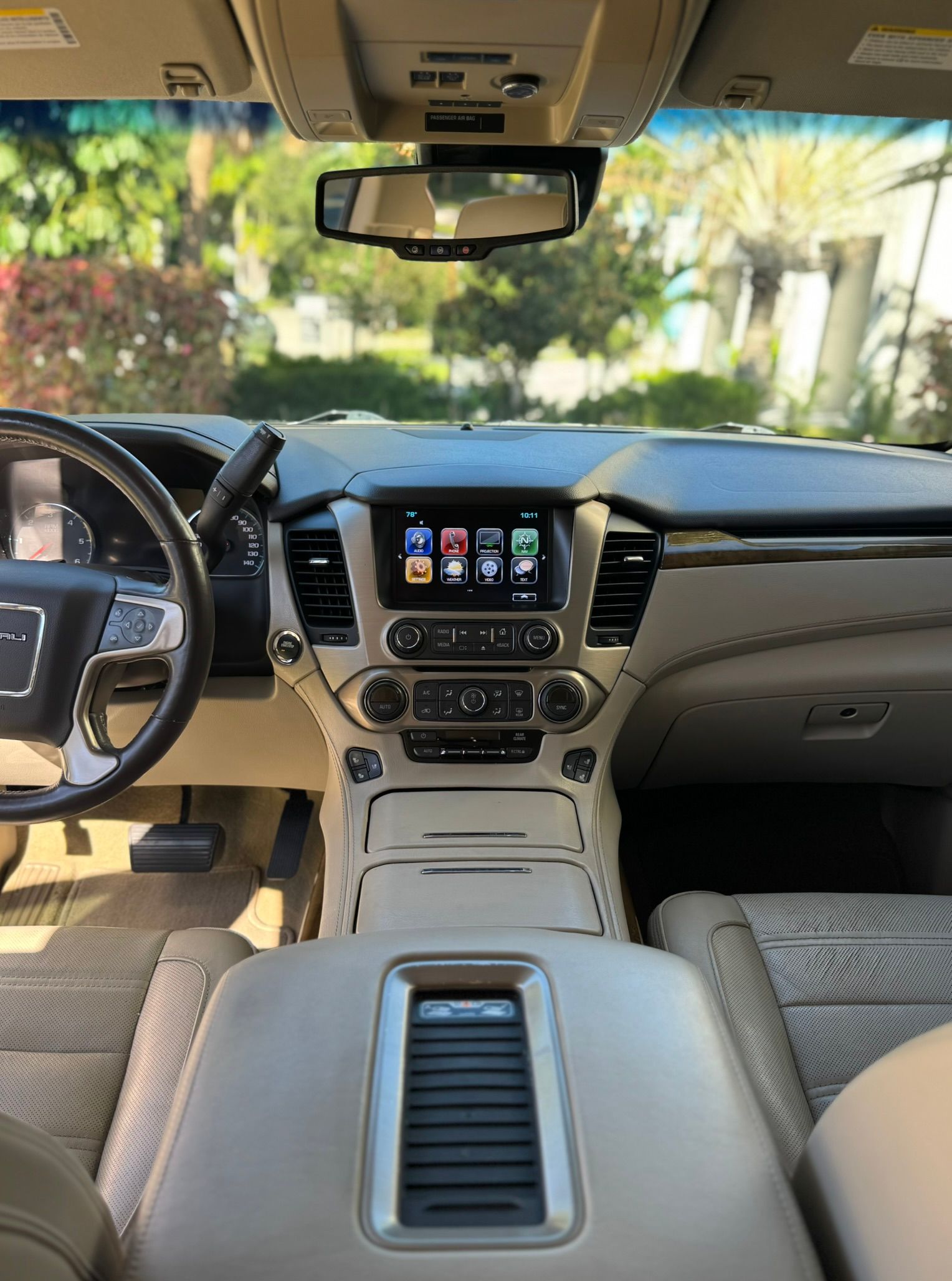 Used 2017 GMC Yukon XL Denali w/ Open Road Package AWD/4WD image 23