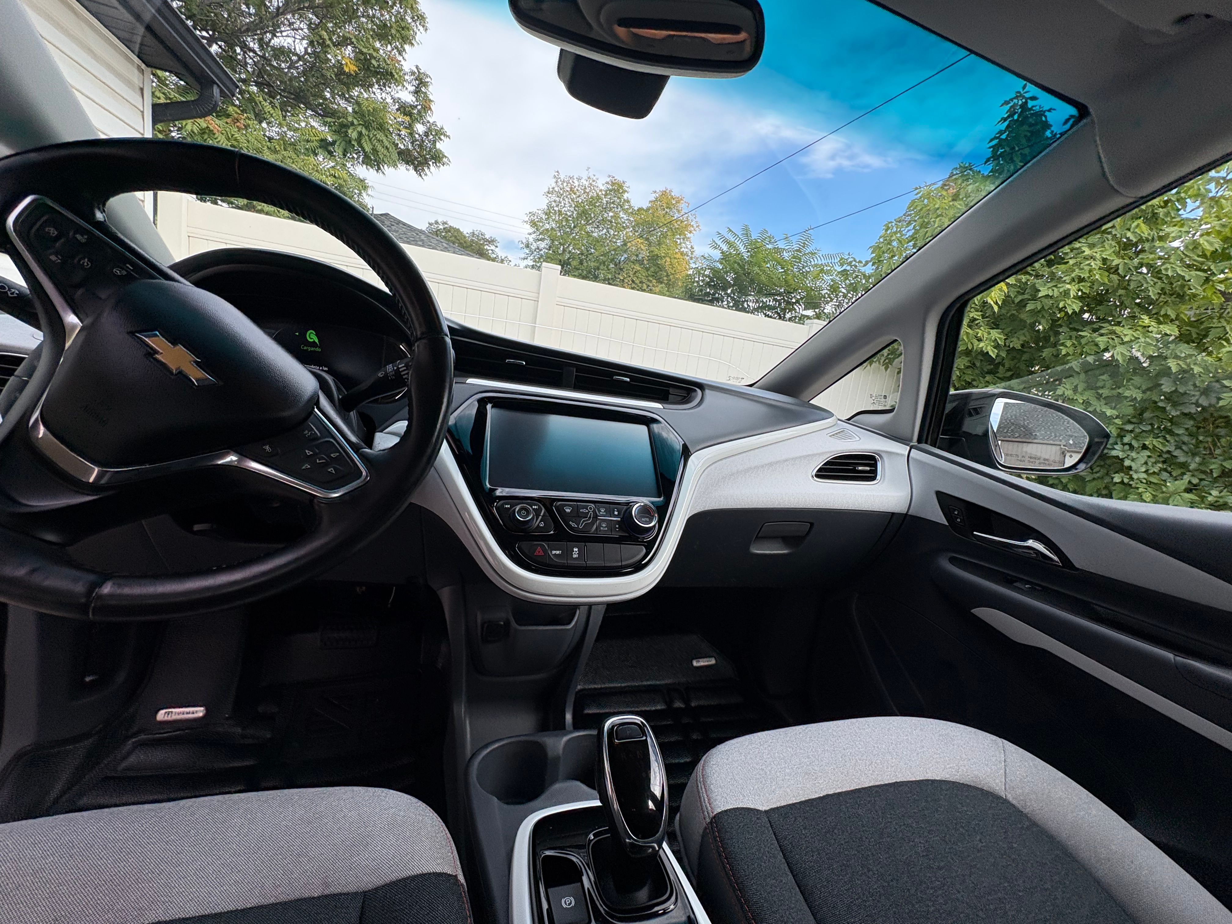 Used 2017 Chevrolet Bolt LT FWD image 15
