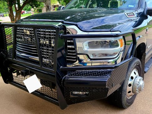 Used 2019 RAM 3500 Laramie image 27