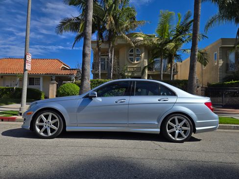 Used 2013 Mercedes-Benz C 250 Sedan image 2
