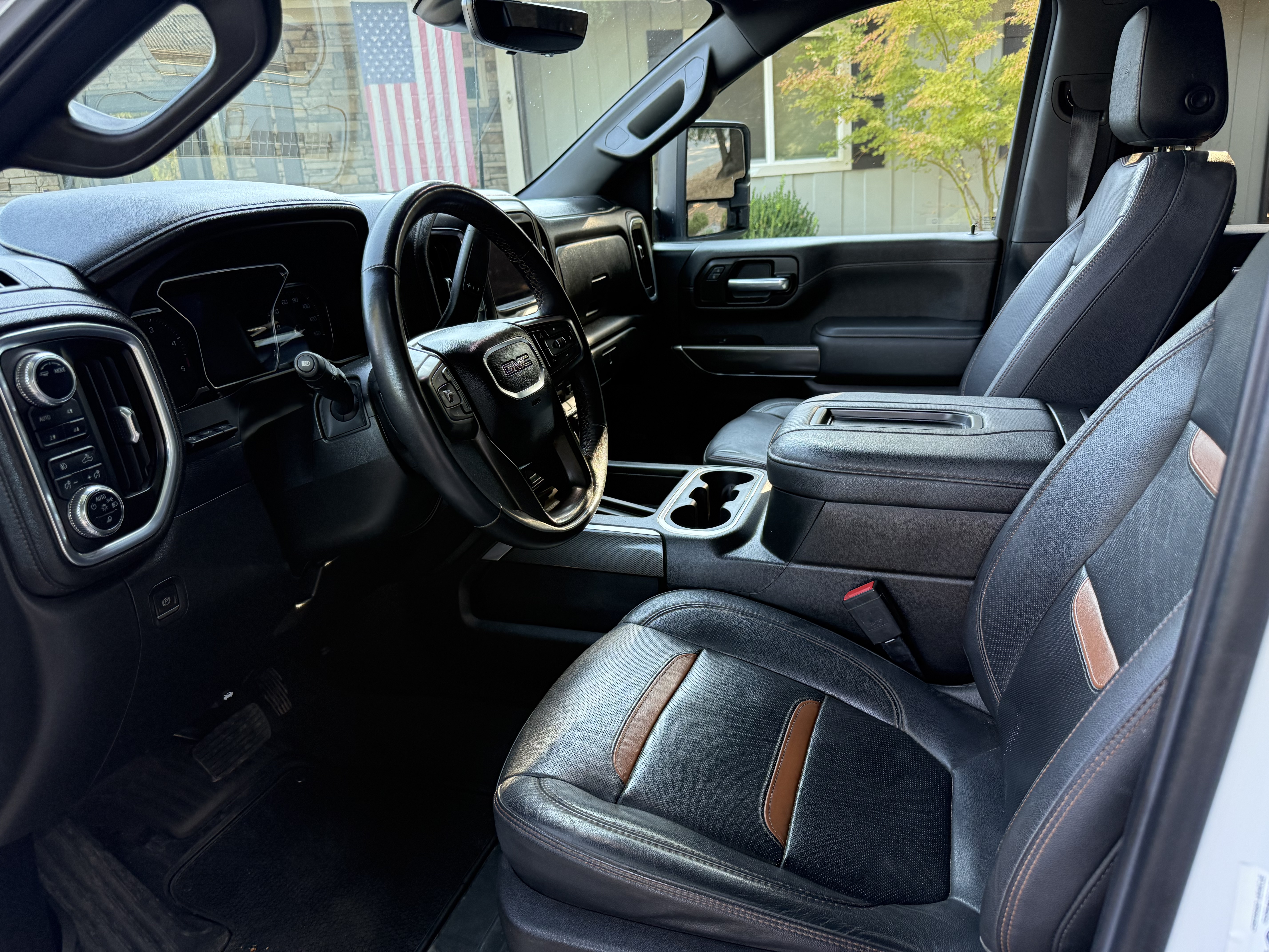 Used 2022 GMC Sierra 2500 AT4 w/ AT4 Premium Plus Package AWD/4WD image 12
