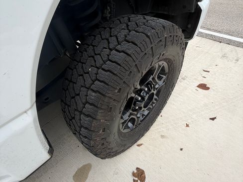 Used 2023 Ford F250 XLT w/ XLT Premium Package AWD/4WD image 9