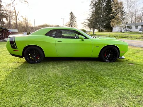 Used 2023 Dodge Challenger R/T w/ Performance Plus Package RWD image 2