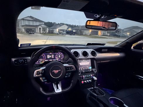 Used 2019 Ford Mustang GT Premium RWD image 16