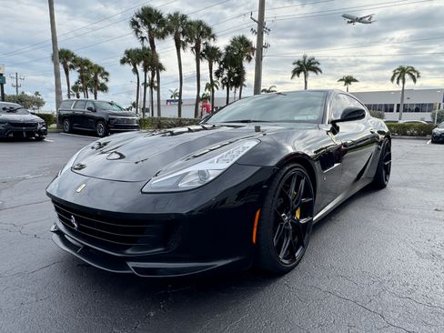 Used 2018 Ferrari GTC4Lusso AWD/4WD image 4