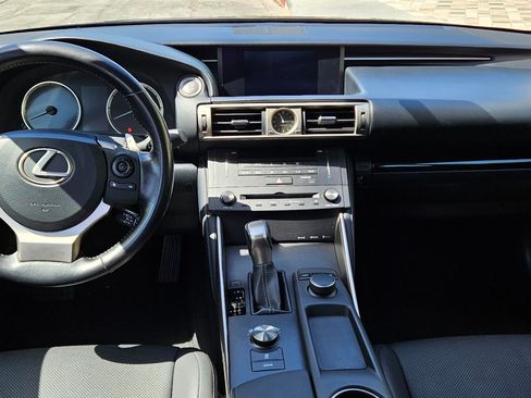 Used 2016 Lexus IS 200t image 10