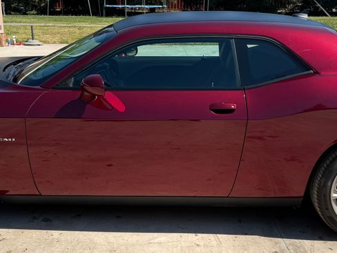 Used 2020 Dodge Challenger R/T image 2