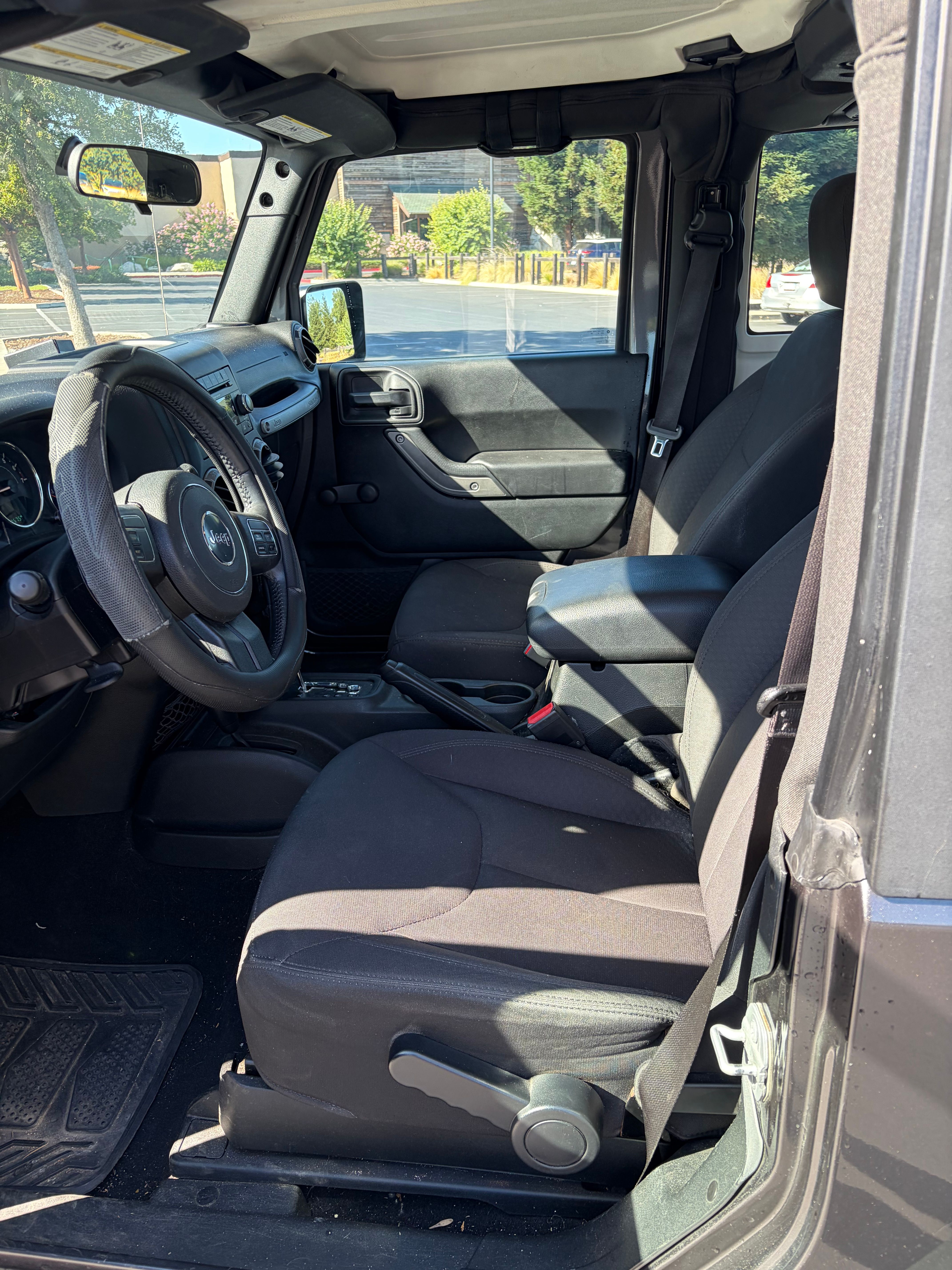 Used 2018 Jeep Wrangler Sport AWD/4WD image 9