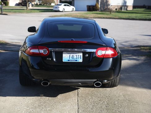 Used 2010 Jaguar XK Coupe RWD image 2