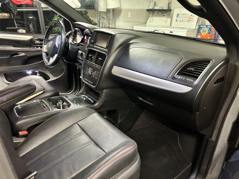 Used 2019 Dodge Grand Caravan GT w/ Safety Sphere Group image 11