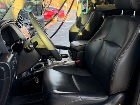 Used 2020 Toyota 4Runner Limited image 9