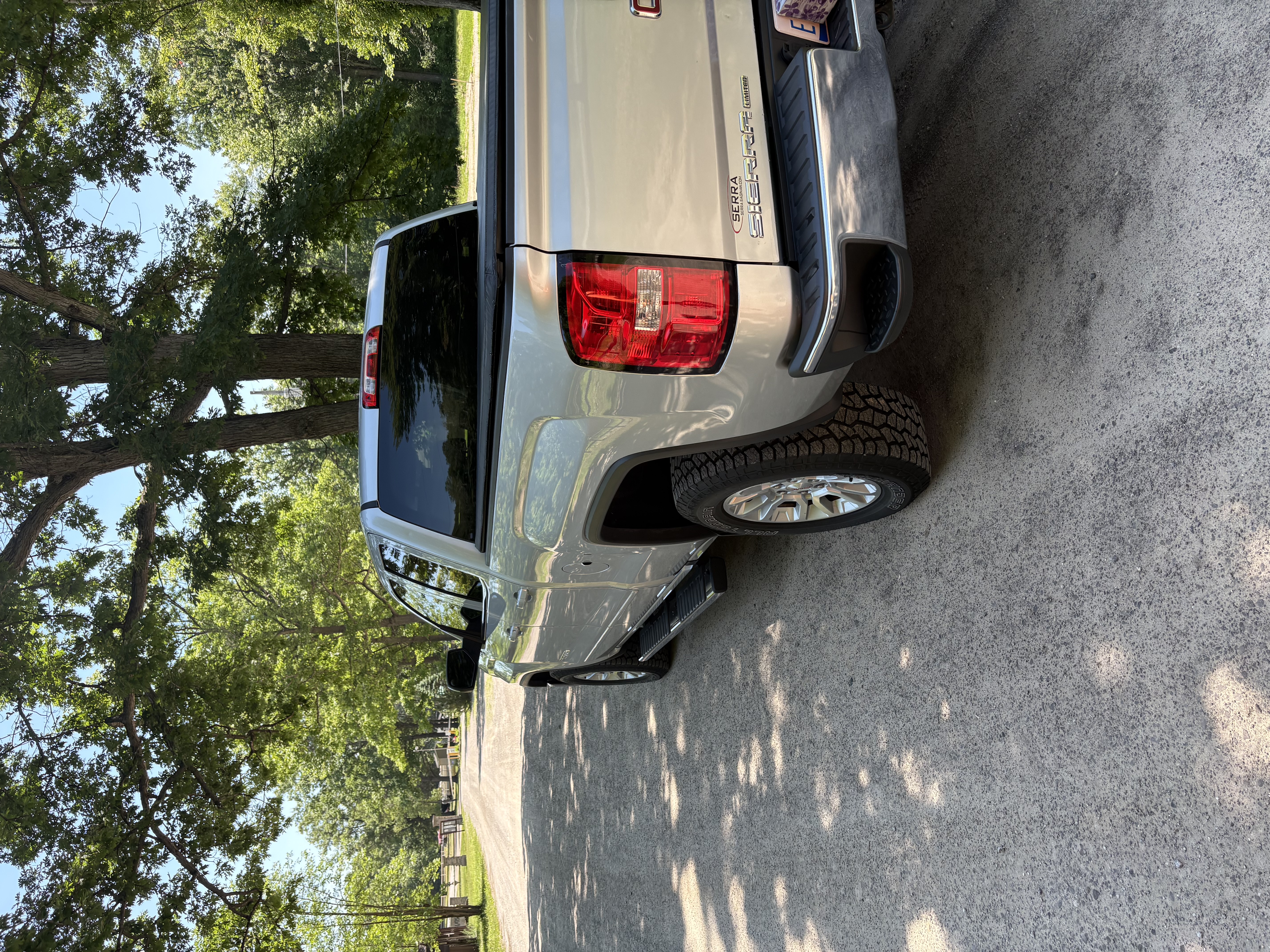 Used 2019 GMC Sierra 1500 SLE w/ SLE Value Package AWD/4WD image 8