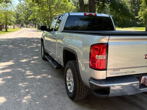 Used 2019 GMC Sierra 1500 SLE w/ SLE Value Package AWD/4WD image 8
