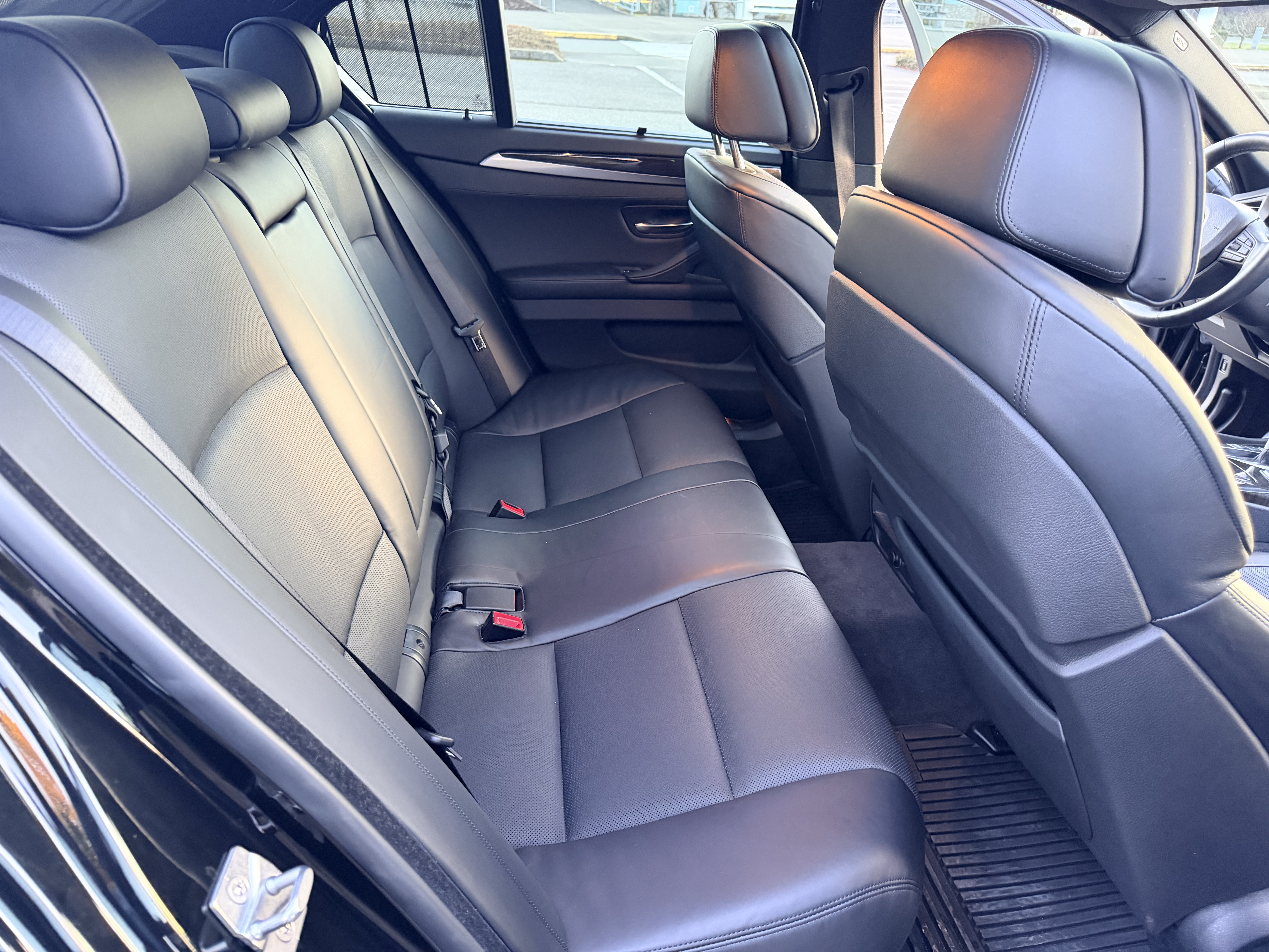 Used 2011 BMW 550i Sedan RWD image 5