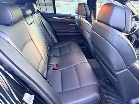 Used 2011 BMW 550i Sedan image 5