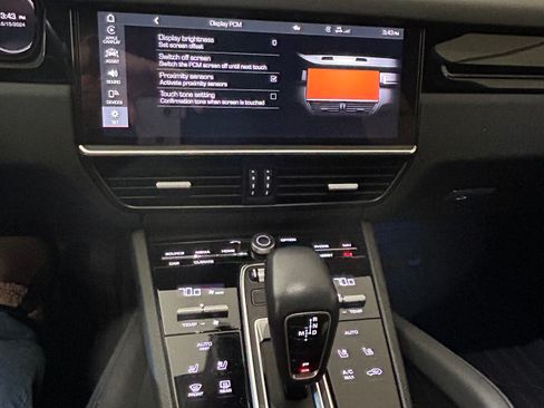 Used 2020 Porsche Cayenne image 5