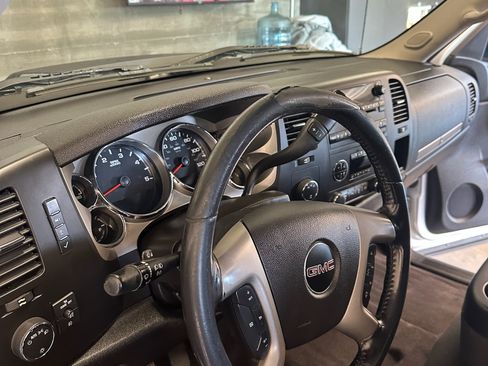 Used 2012 GMC Sierra 2500 SLE w/ SLE Preferred Package image 13