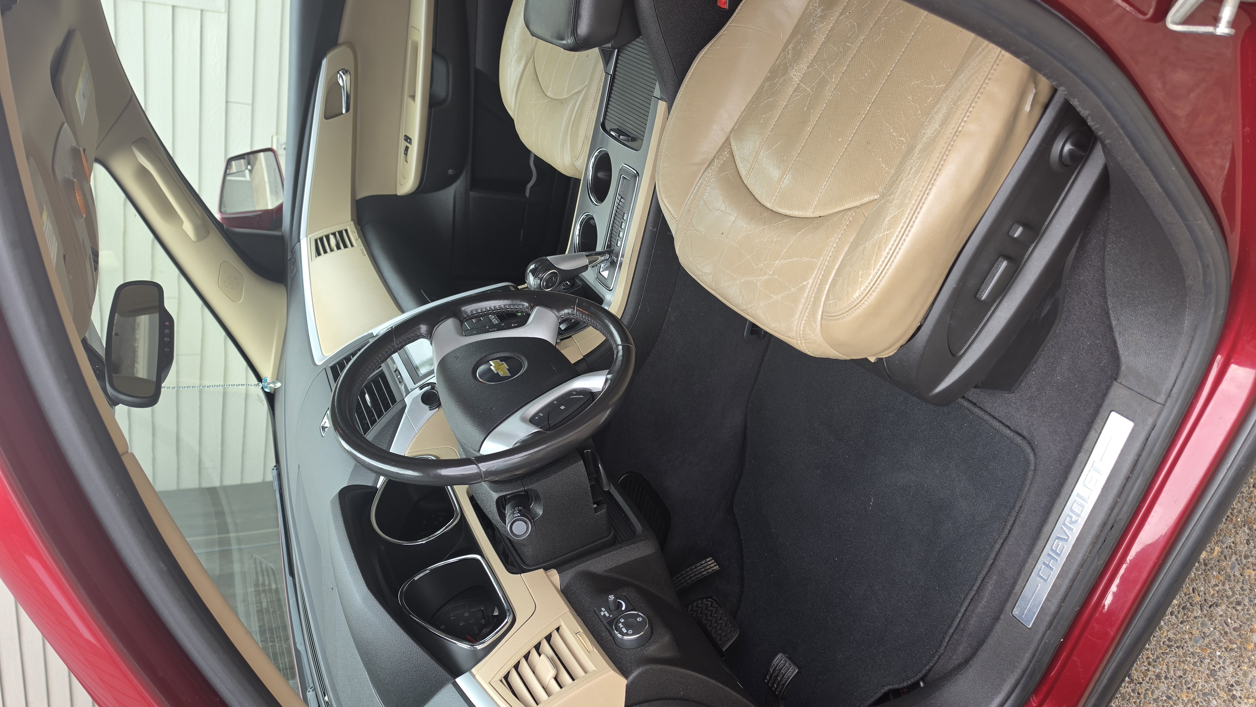 Used 2011 Chevrolet Traverse LTZ AWD/4WD image 15