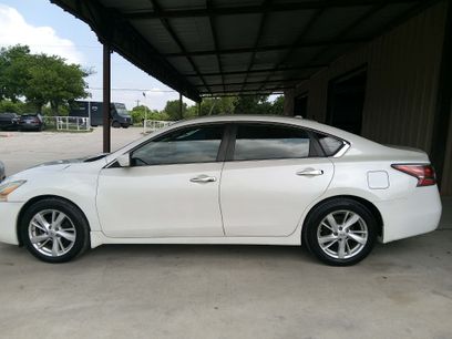 Used 2014 Nissan Altima 2.5 SV