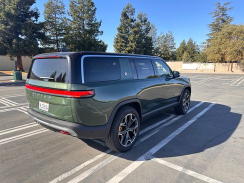 Used 2024 Rivian R1S Adventure image 25