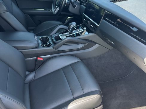 Used 2020 Porsche Cayenne AWD/4WD image 8