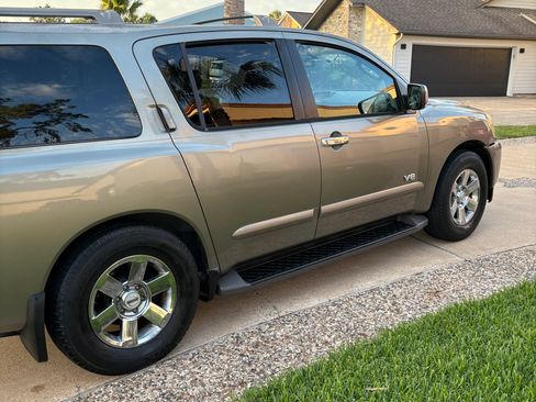 Used 2007 Nissan Armada LE w/ Technology Pkg image 4