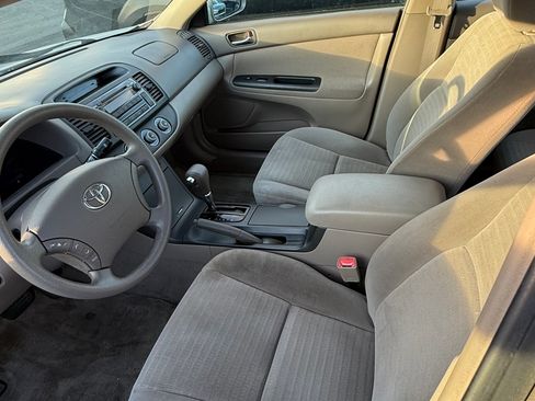 Used 2005 Toyota Camry LE image 12