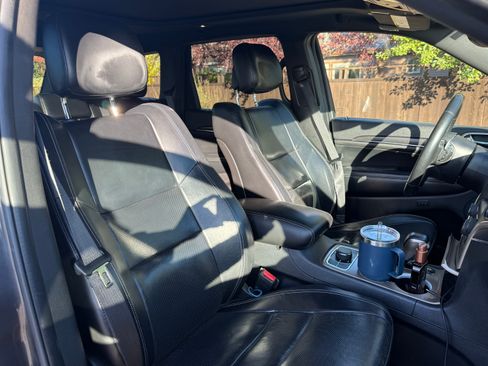 Used 2017 Jeep Grand Cherokee Limited w/ Luxury Group II image 25