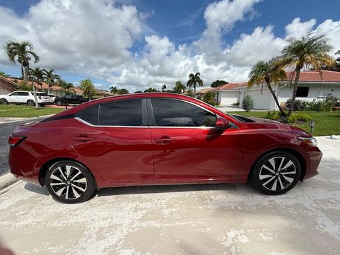 Used 2023 Nissan Sentra SV w/ SV Premium Package image 5