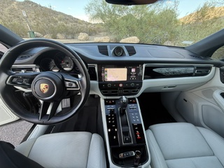 Used 2024 Porsche Macan AWD/4WD image 4