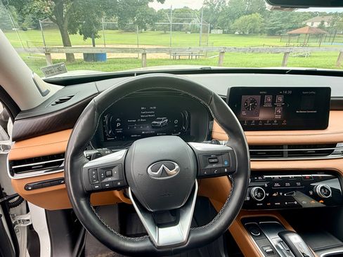Used 2024 INFINITI QX60 Sensory AWD/4WD image 16