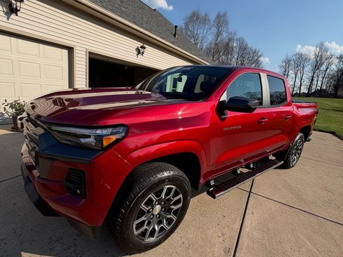 Used 2024 Chevrolet Colorado LT w/ LT Convenience Package III image 1