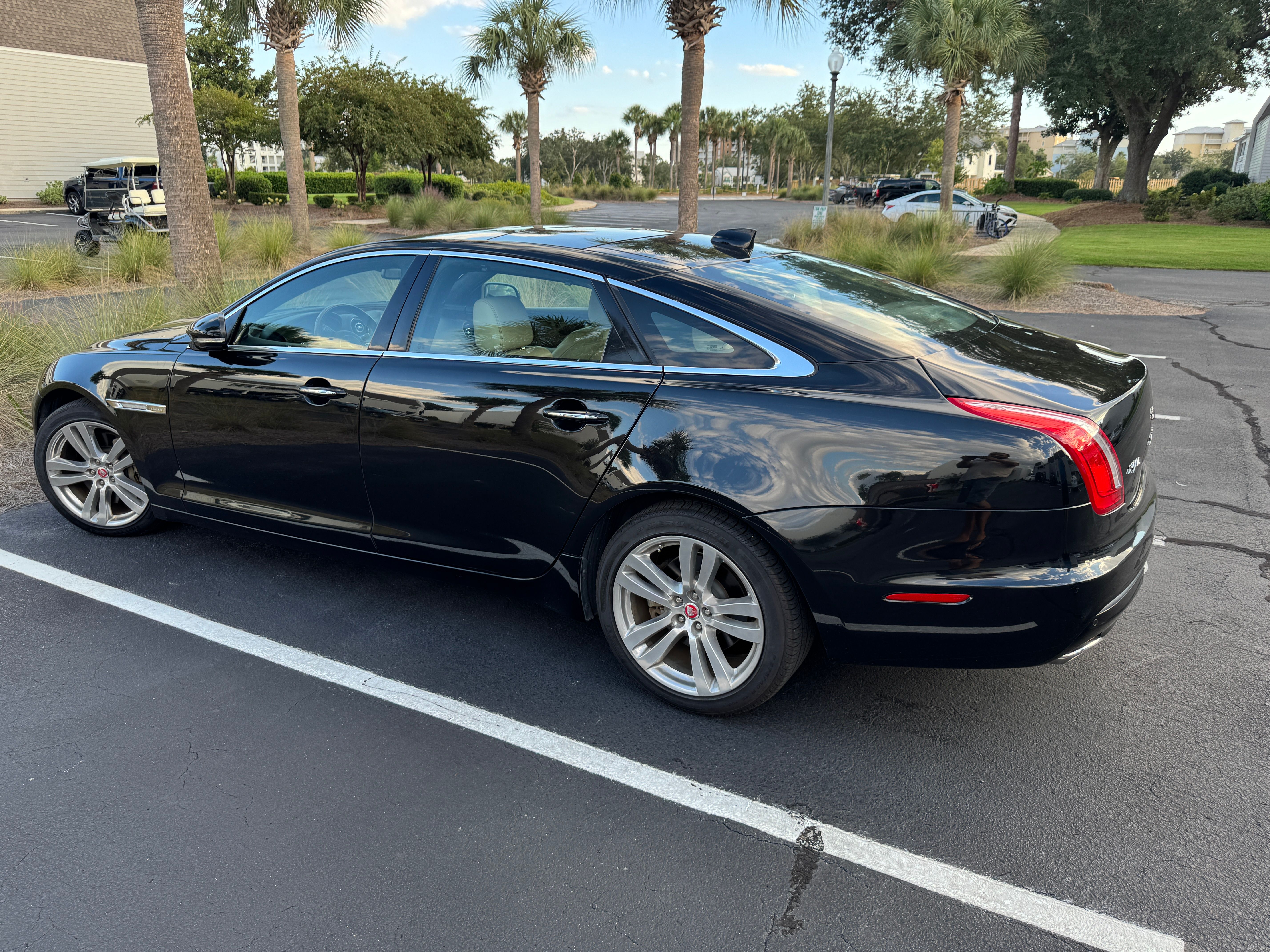 Used 2017 Jaguar XJ L Portfolio AWD/4WD image 13