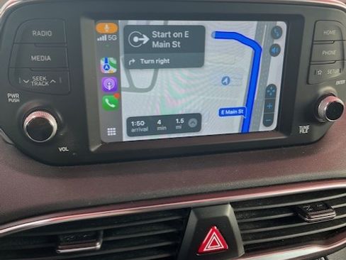 Used 2019 Hyundai Santa Fe SE image 16