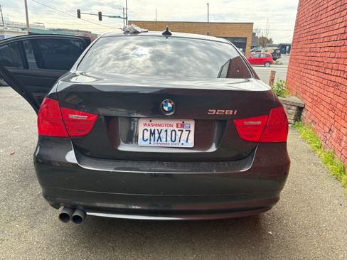 Used 2011 BMW 328i xDrive Sedan AWD/4WD image 5