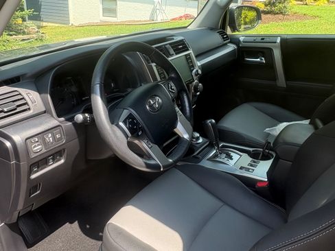 Used 2024 Toyota 4Runner SR5 Premium w/ Moonroof Package AWD/4WD image 15