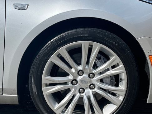 Used 2019 Cadillac XTS Luxury image 5