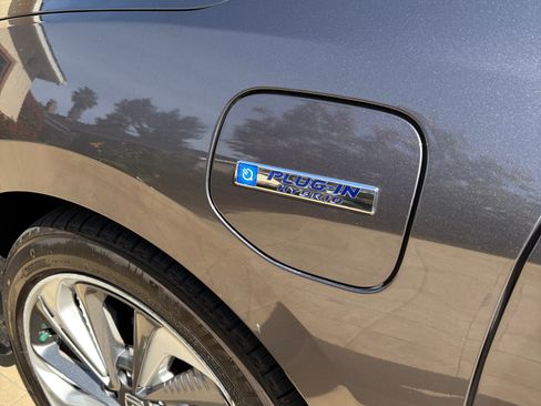 Used 2018 Honda Clarity Touring image 10