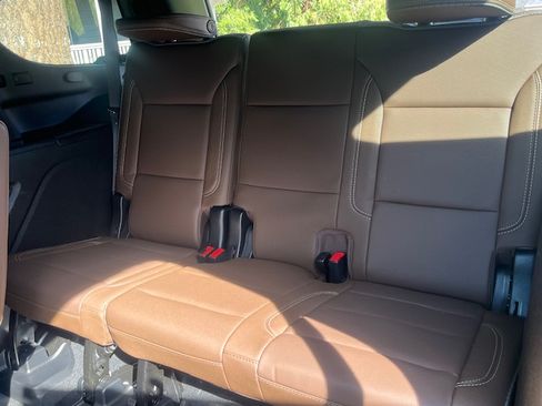 Used 2023 Chevrolet Tahoe High Country w/ Premium Package 2 AWD/4WD image 10