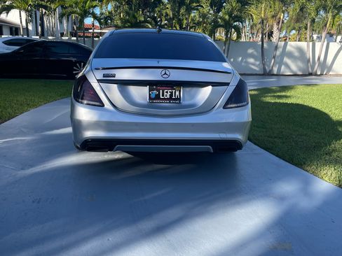 Used 2017 Mercedes-Benz S 550 Sedan image 4