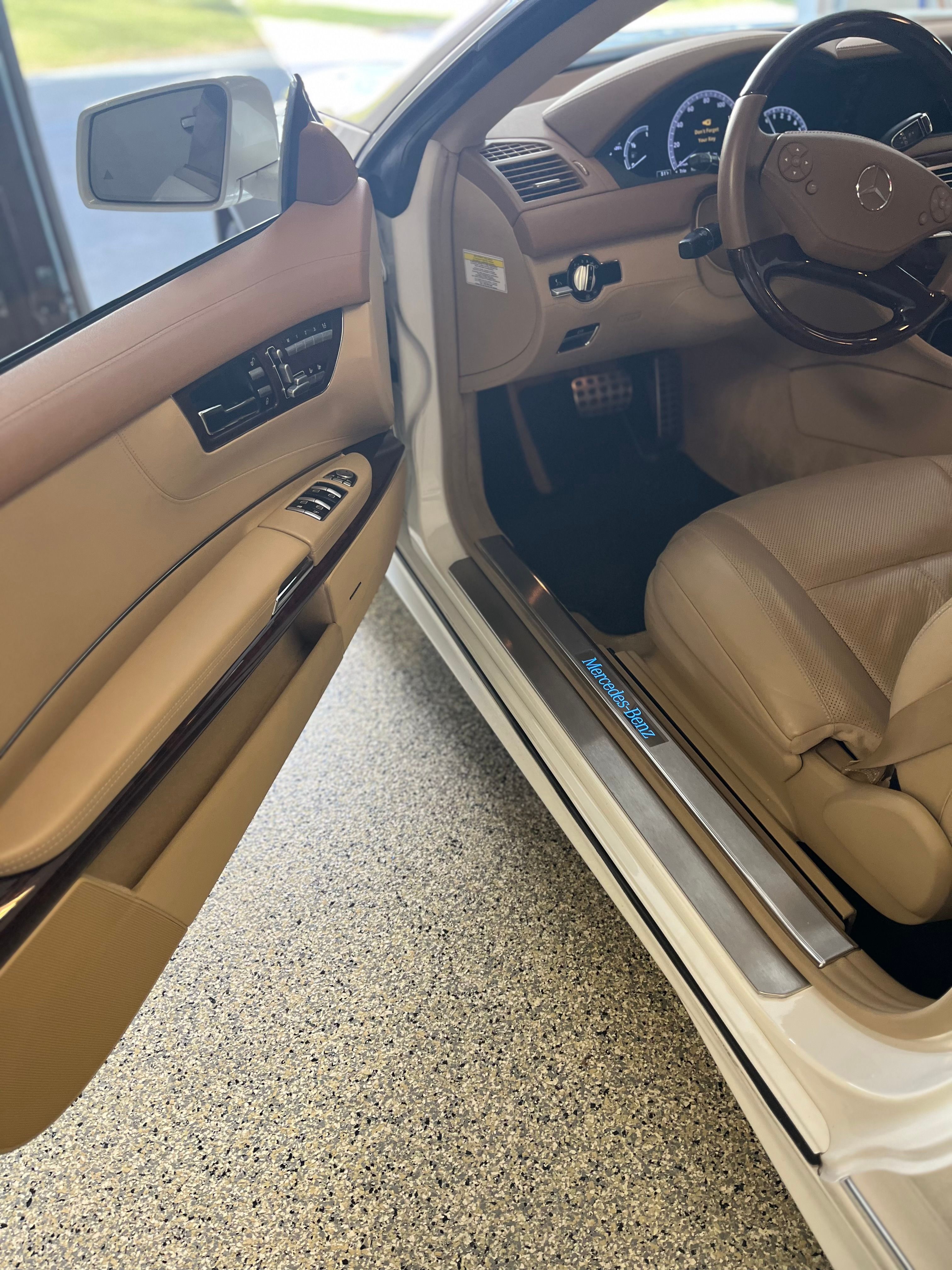Used 2013 Mercedes-Benz CL 550 4MATIC image 19