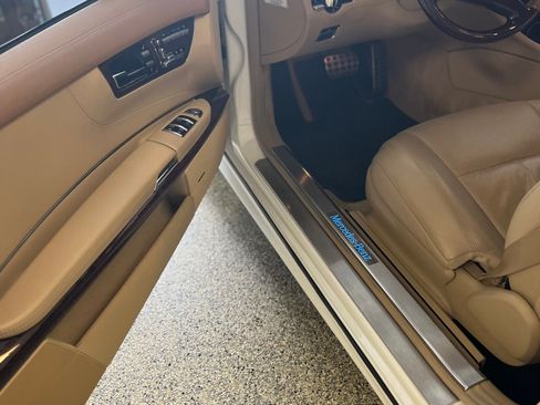 Used 2013 Mercedes-Benz CL 550 4MATIC image 15