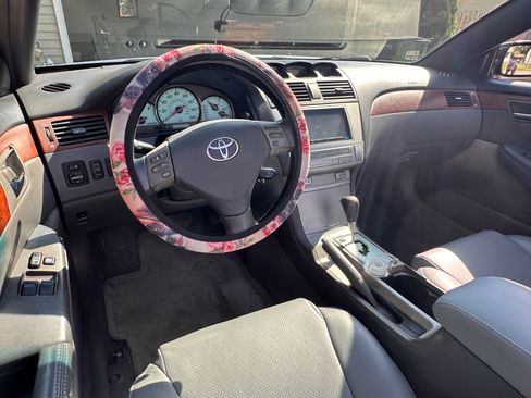 Used 2006 Toyota Solara SLE image 2