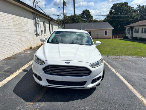 Used 2016 Ford Fusion SE w/ Equipment Group 202A image 17