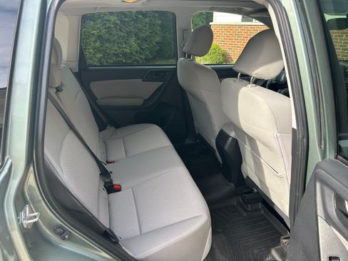 Used 2016 Subaru Forester 2.5i Premium AWD/4WD image 10