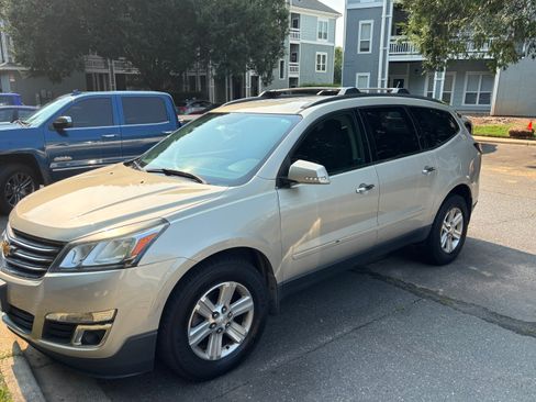 Used 2013 Chevrolet Traverse LT AWD/4WD image 4